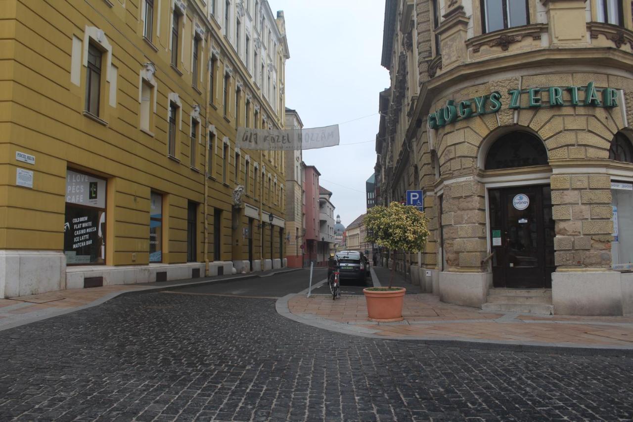 Downtown Studio Apartman Pecs Ngoại thất bức ảnh